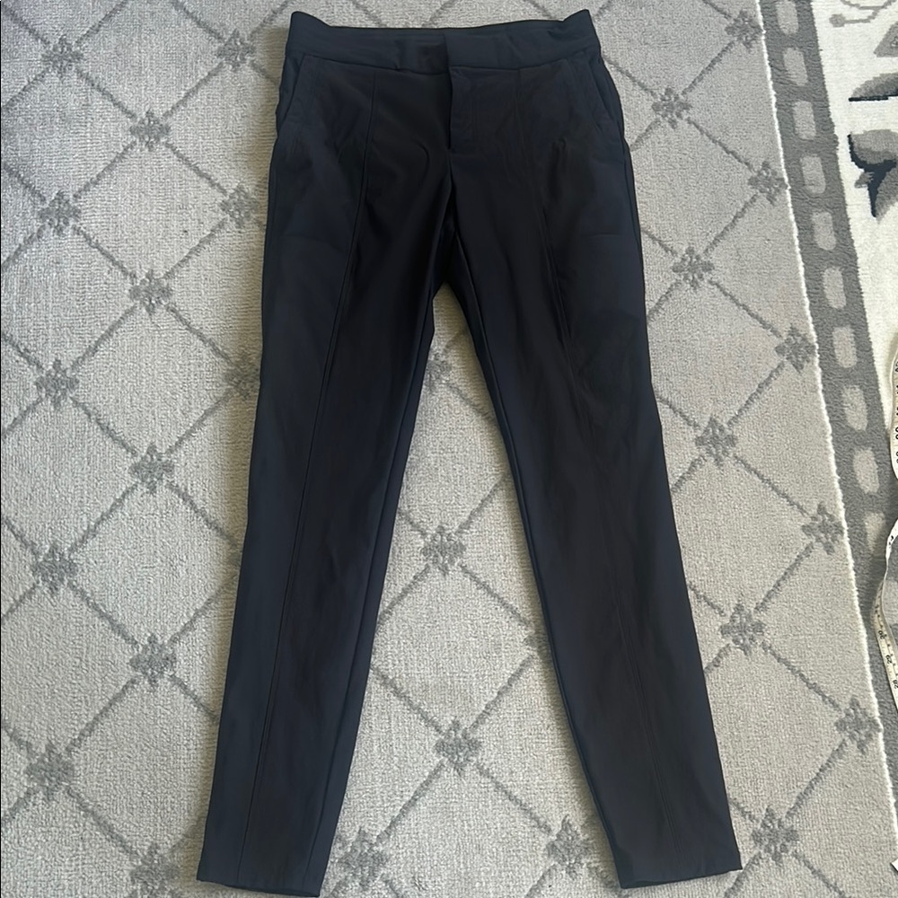 Athleta Black Pants Sleek Straight-Leg Design RN 54023